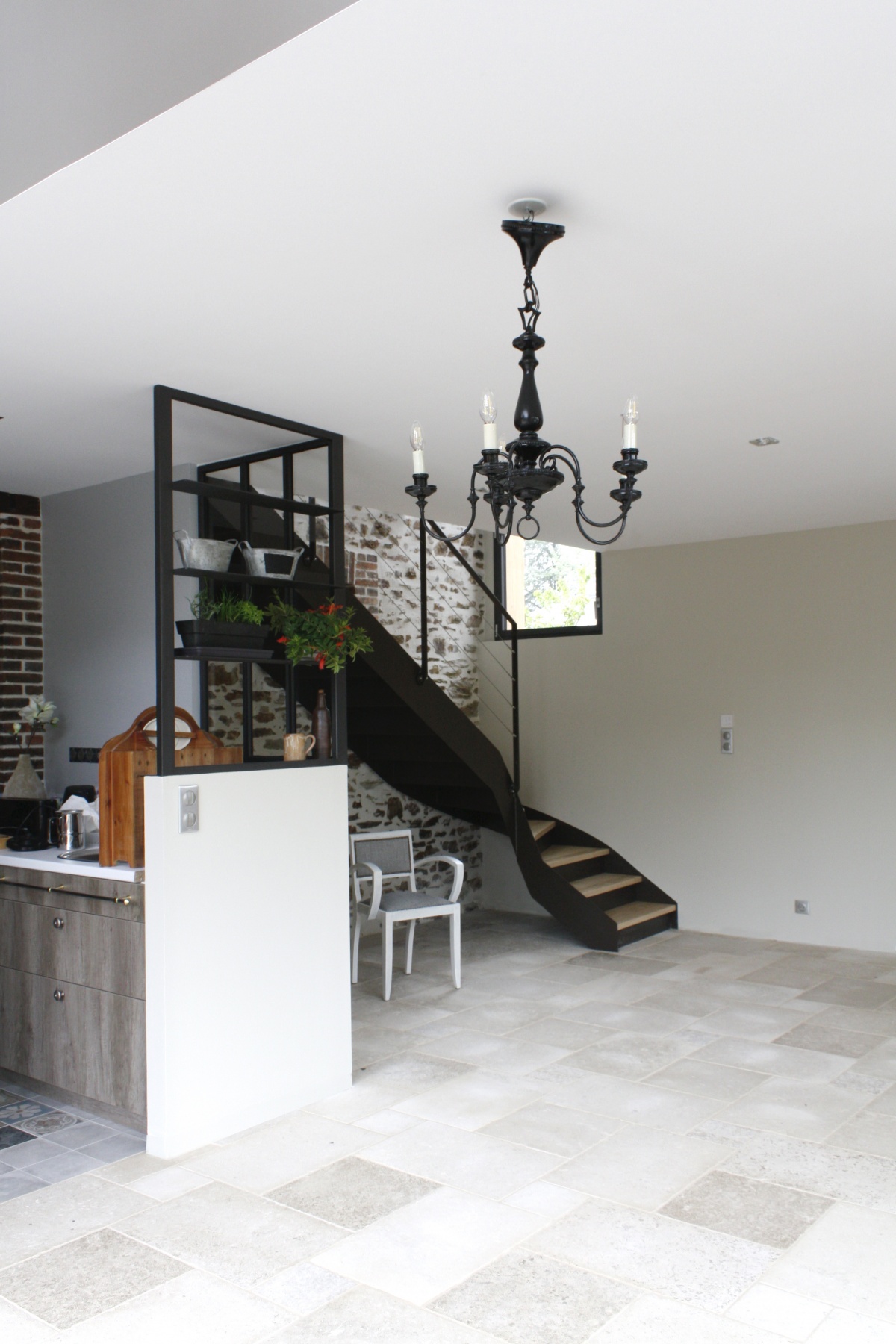 Extension et r�novation d'un vieux garage pierre : salon